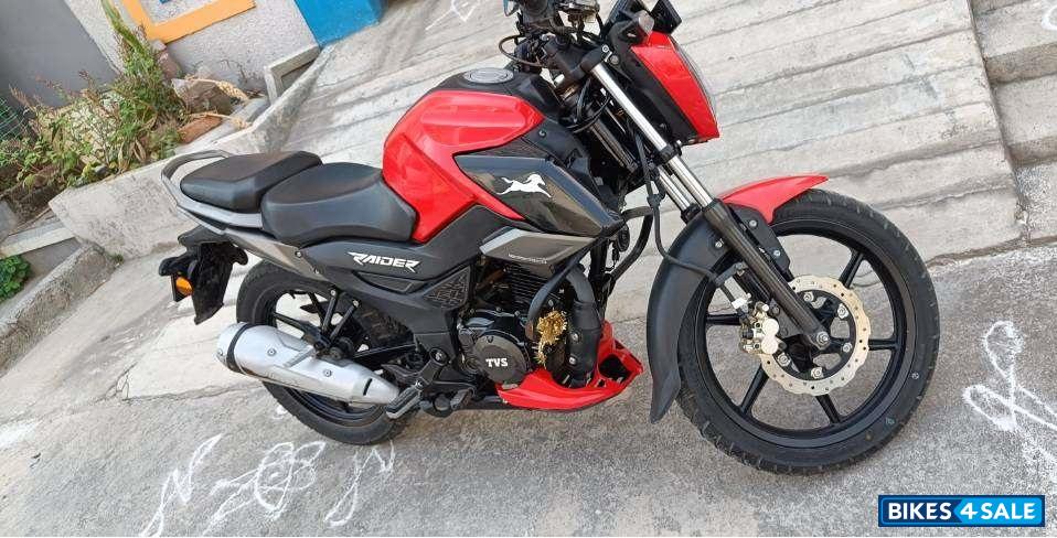 Red TVS Raider Split Seat