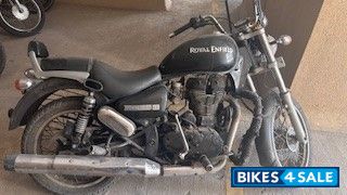 Black Royal Enfield Thunderbird 350 Black Royal Enfield Thunderbird 350