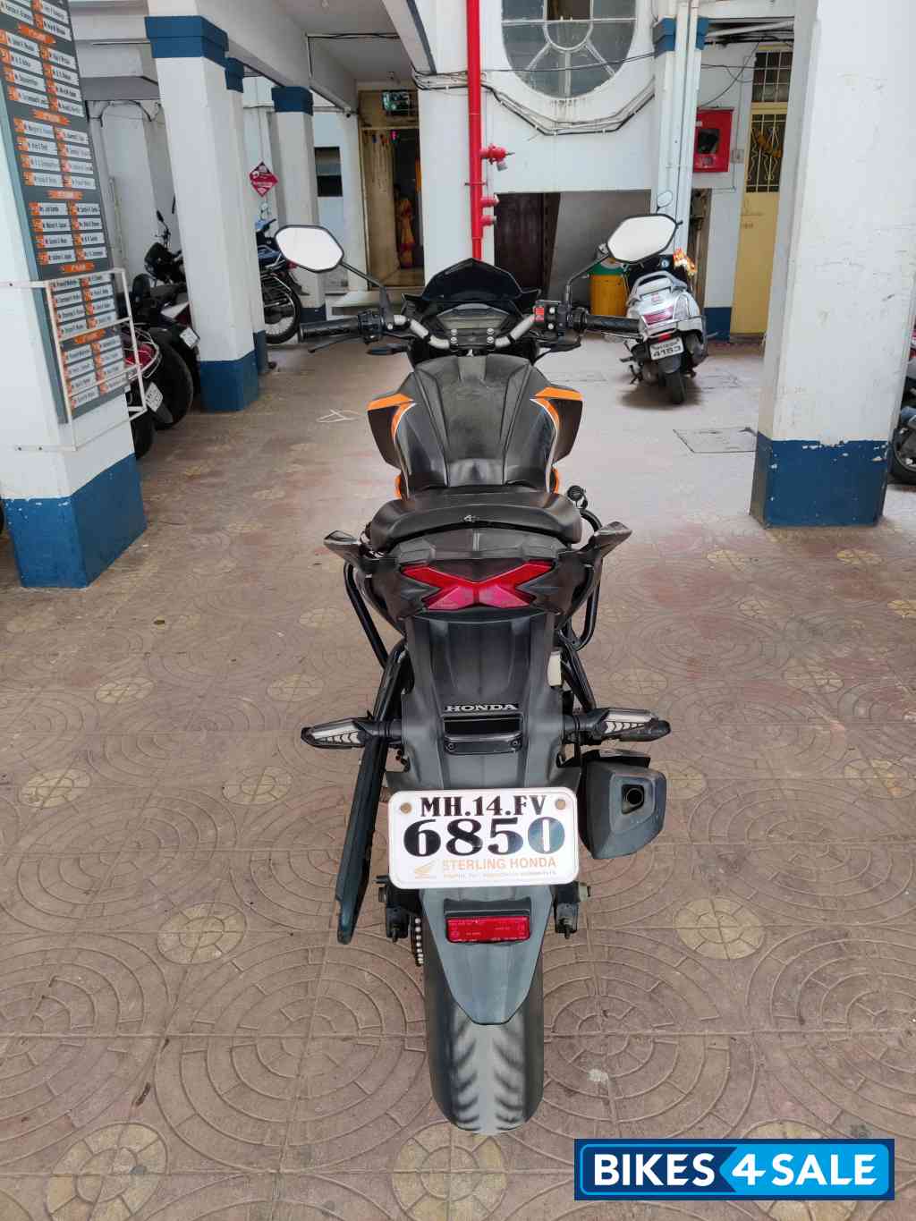 Honda CB Hornet 160R ABS