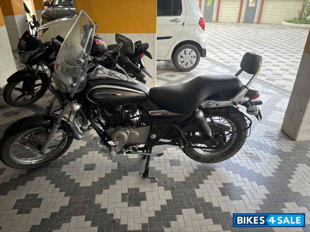 Bajaj Avenger Cruise 220