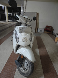 White Honda Activa i