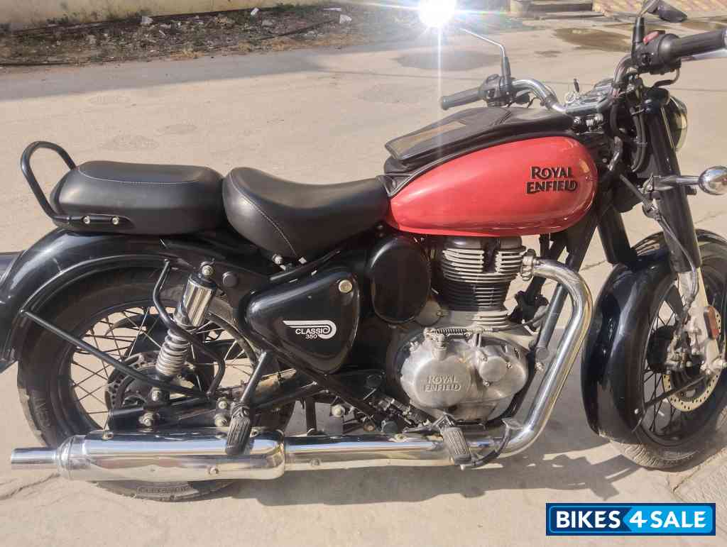 Royal Enfield Classic 350 Redditch Red