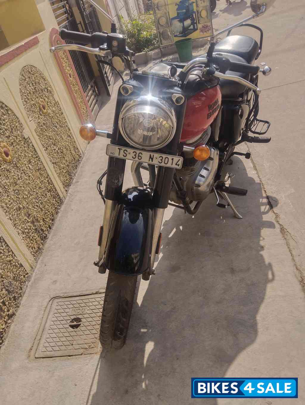 Royal Enfield Classic 350 Redditch Red