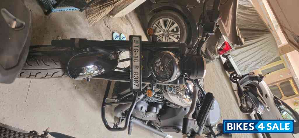 Jawa 42 Bobber Black Mirror