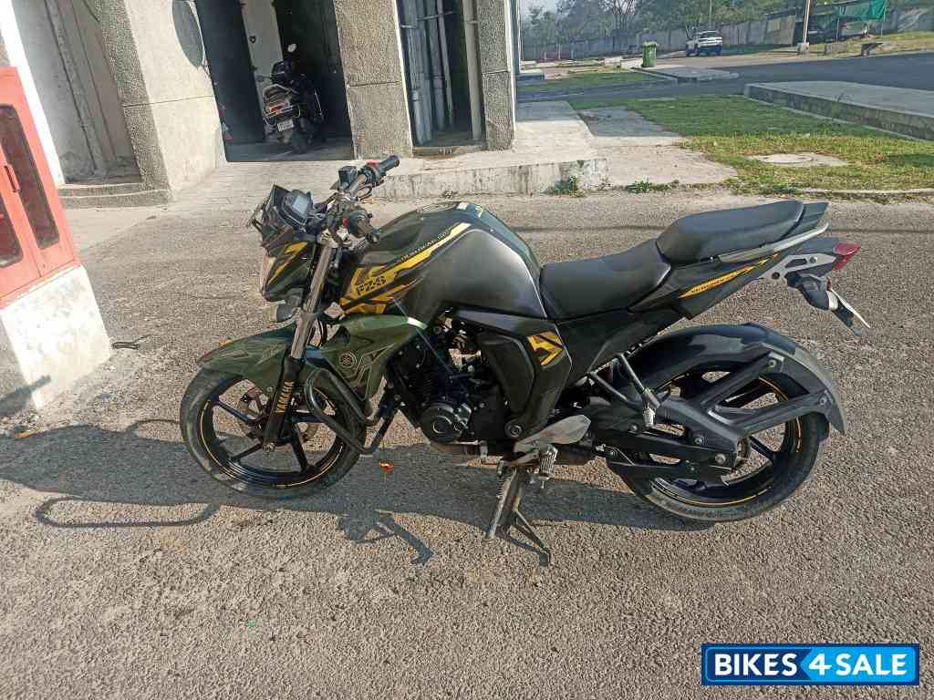 Yamaha FZ-S