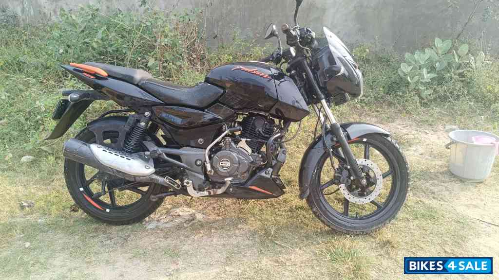 Bajaj Pulsar 125 Split Seat
