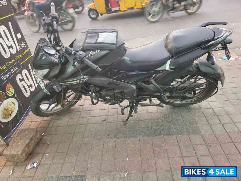 Grey Bajaj Pulsar NS125 2022
