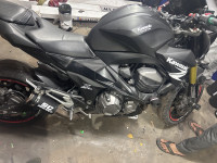 Black Kawasaki Z800