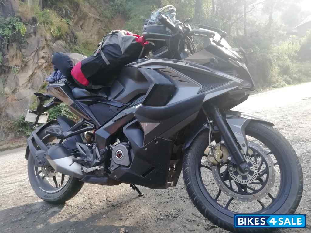 Bajaj Pulsar RS 200
