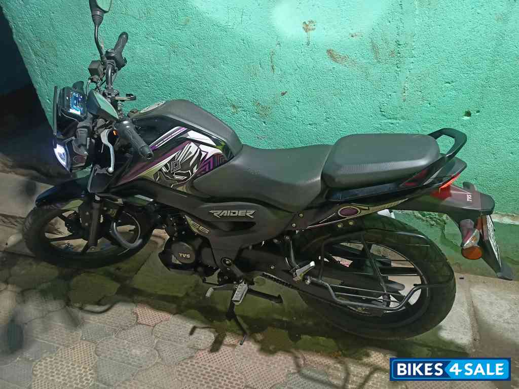 Black Panther Edition TVS Raider 125 Marvel Super Squad Edition