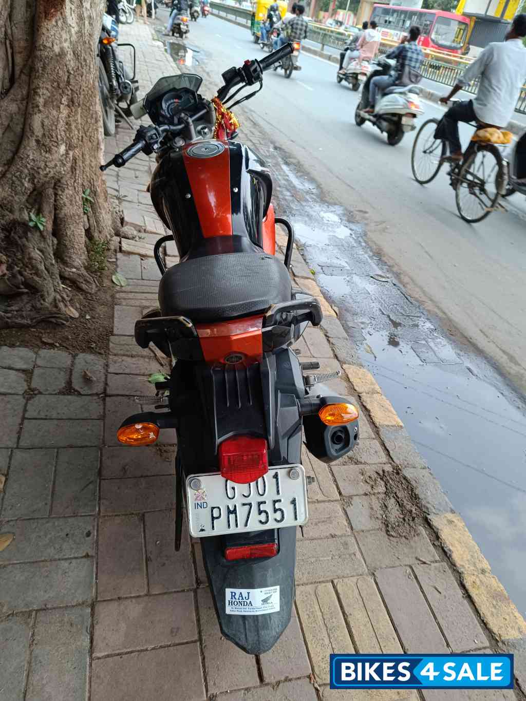 Black Yamaha FZ