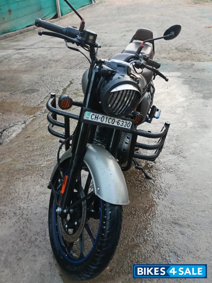 Gunmetal Grey Royal Enfield Classic 350 BS VI Gunmetal Grey Royal Enfield Classic 350 BS VI