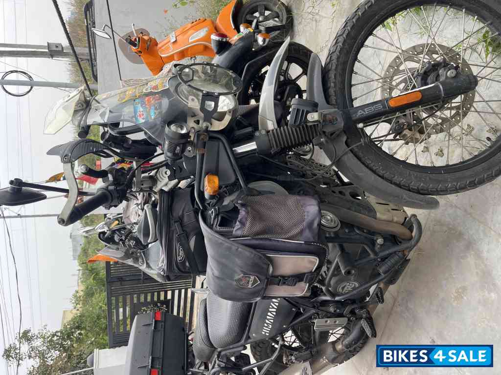 Sleet Black Royal Enfield Himalayan Sleet