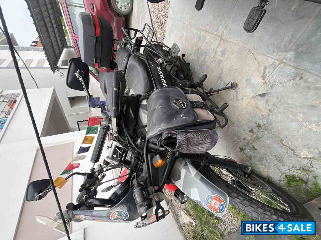 Sleet Black Royal Enfield Himalayan Sleet