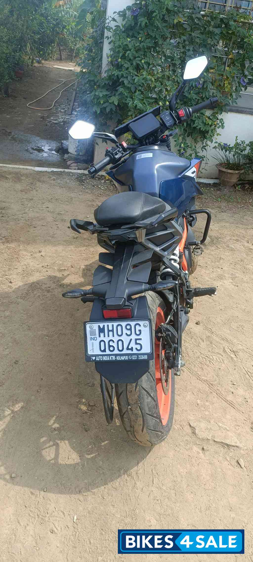 Blue Liquid Metal KTM Duke 390 2024