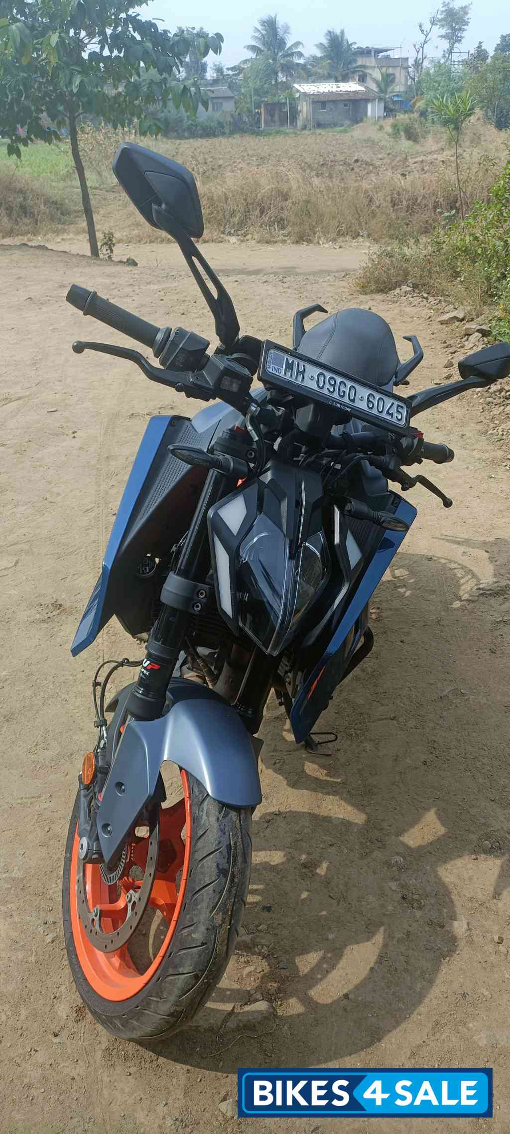 Blue Liquid Metal KTM Duke 390 2024