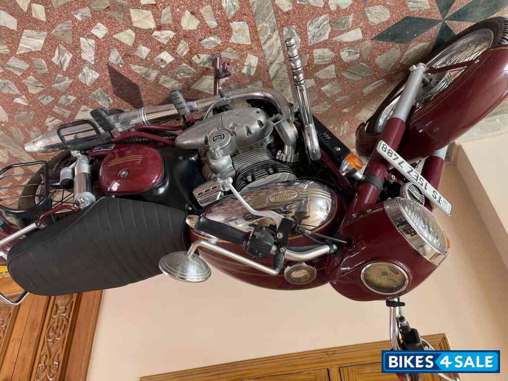 Maroon Jawa forty two