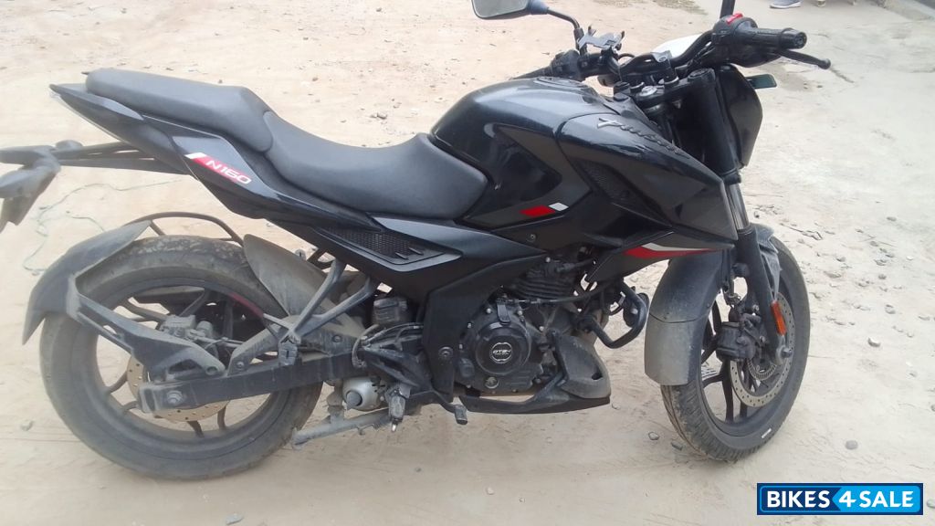Black Bajaj Pulsar N160 Dual Channel ABS