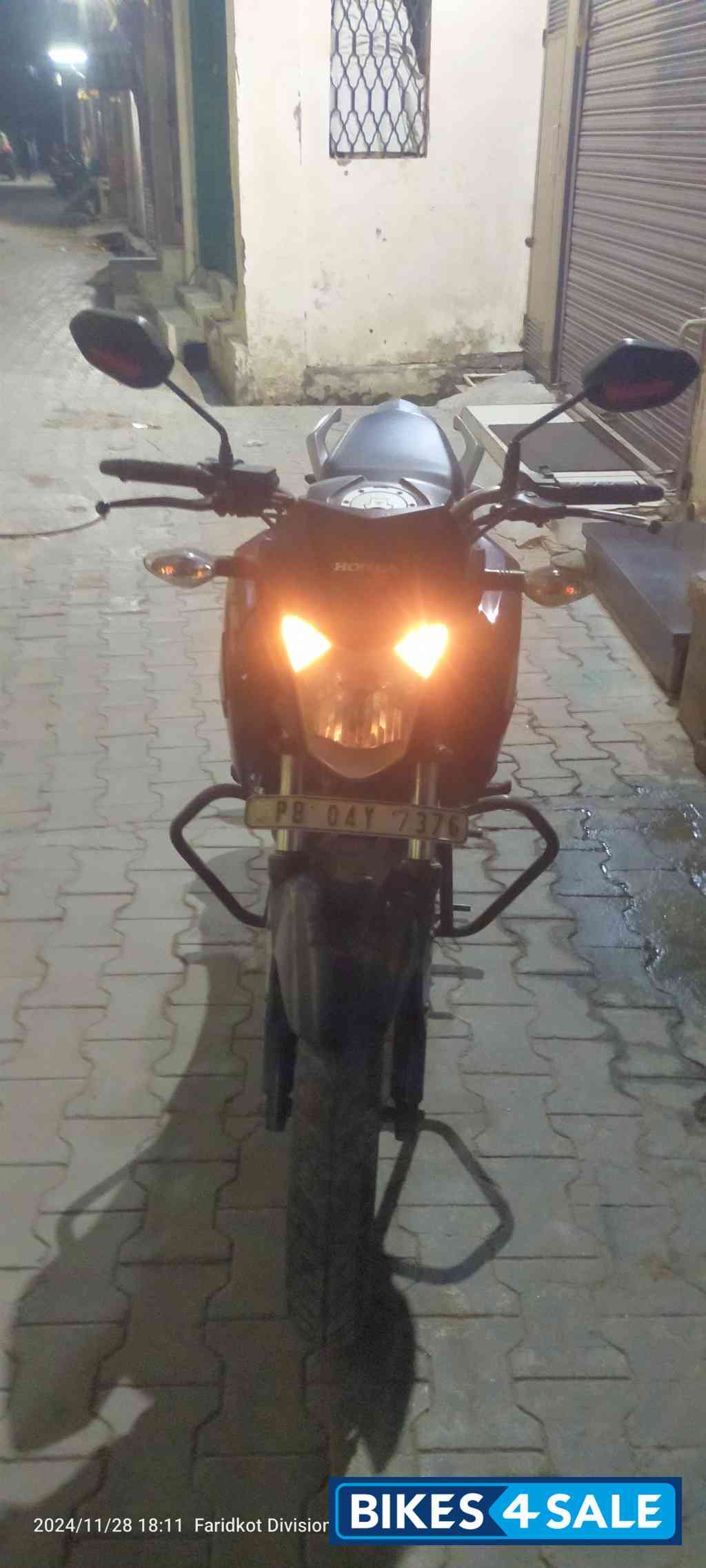 Blue Honda CB Hornet 160R