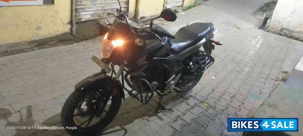 Blue Honda CB Hornet 160R