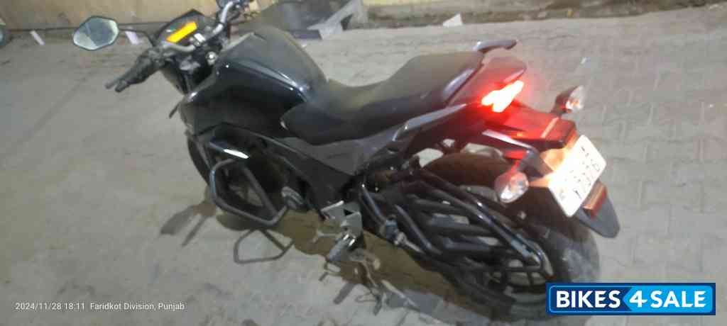 Blue Honda CB Hornet 160R