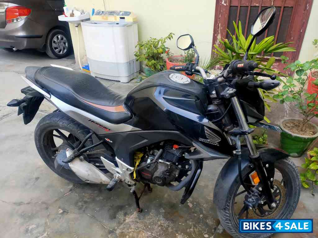 Blue Honda CB Hornet 160R