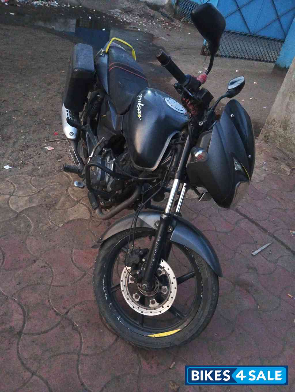 Bajaj Pulsar 150 Neon