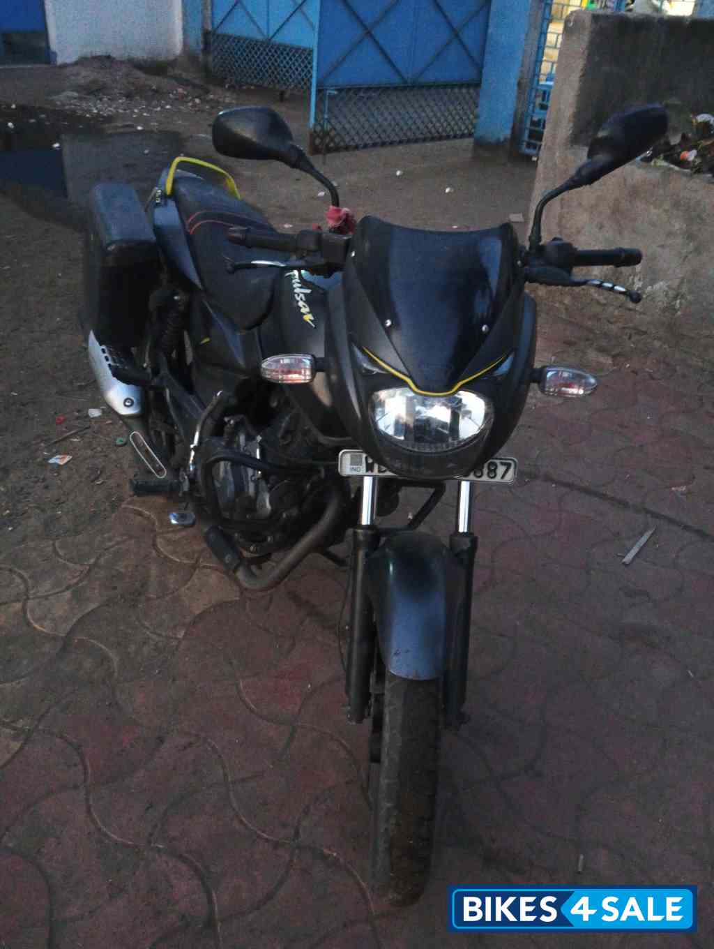 Bajaj Pulsar 150 Neon