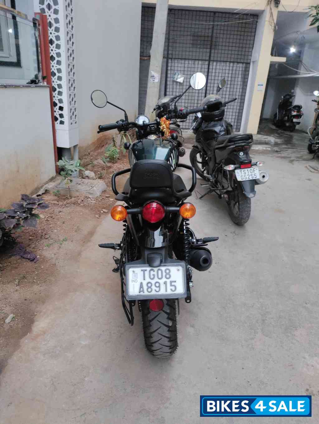 Dapper Green Royal Enfield Hunter 350 Metro