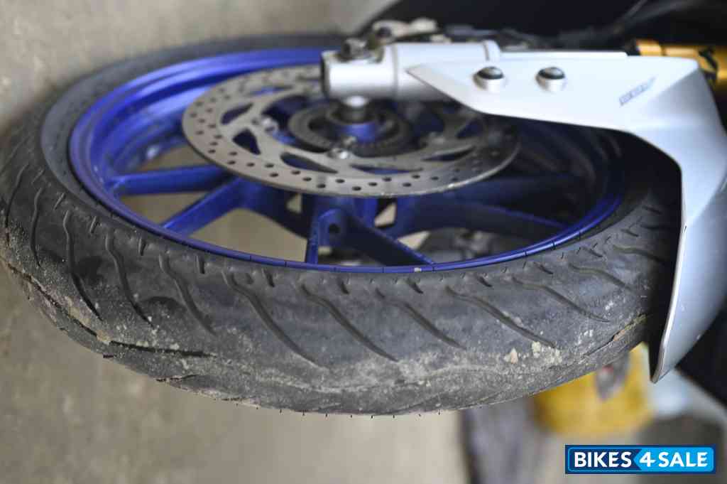 Metallic Grey Yamaha R15M