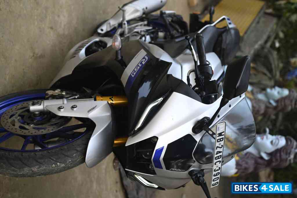 Metallic Grey Yamaha R15M