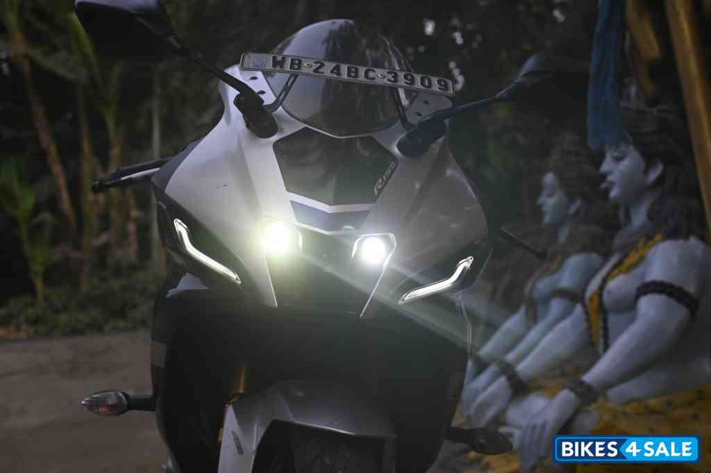 Metallic Grey Yamaha R15M