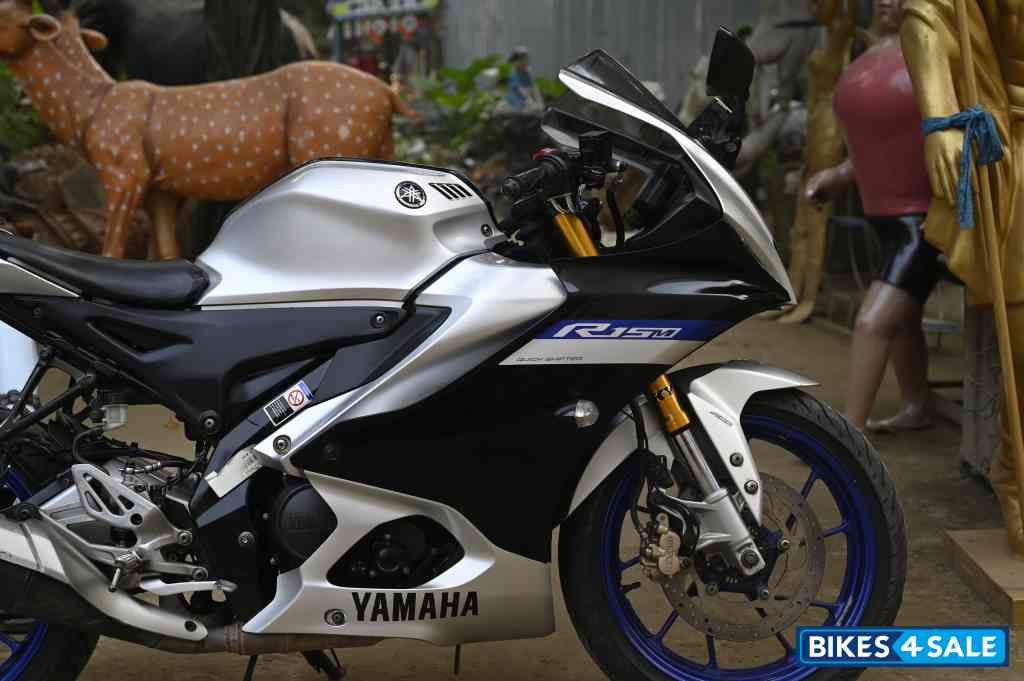 Metallic Grey Yamaha R15M