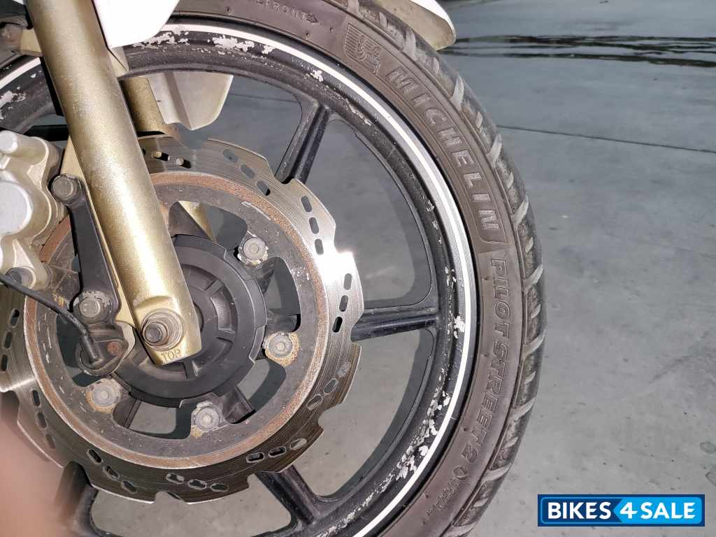 White TVS Apache RTR 180 ABS