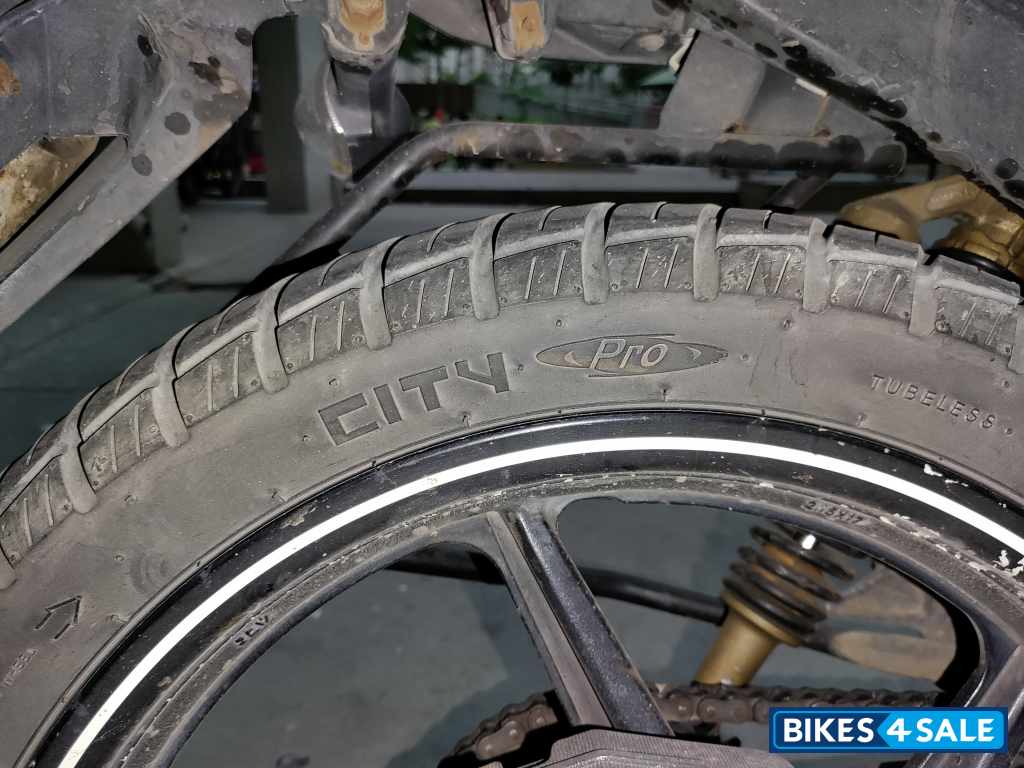 White TVS Apache RTR 180 ABS