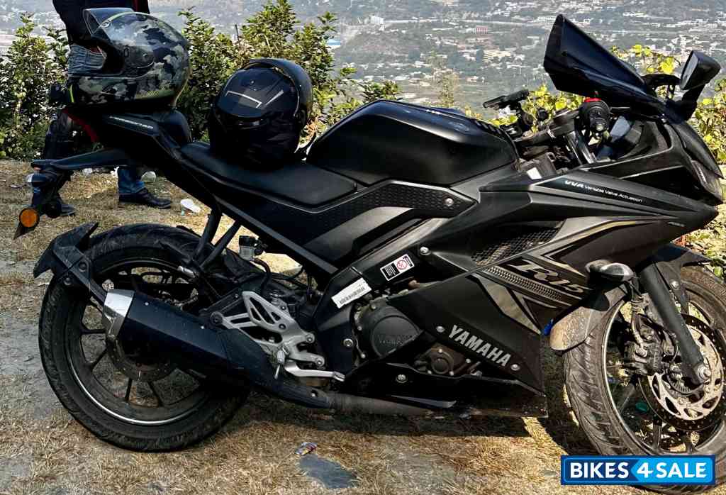 Black Yamaha YZF R15 V3 BS6