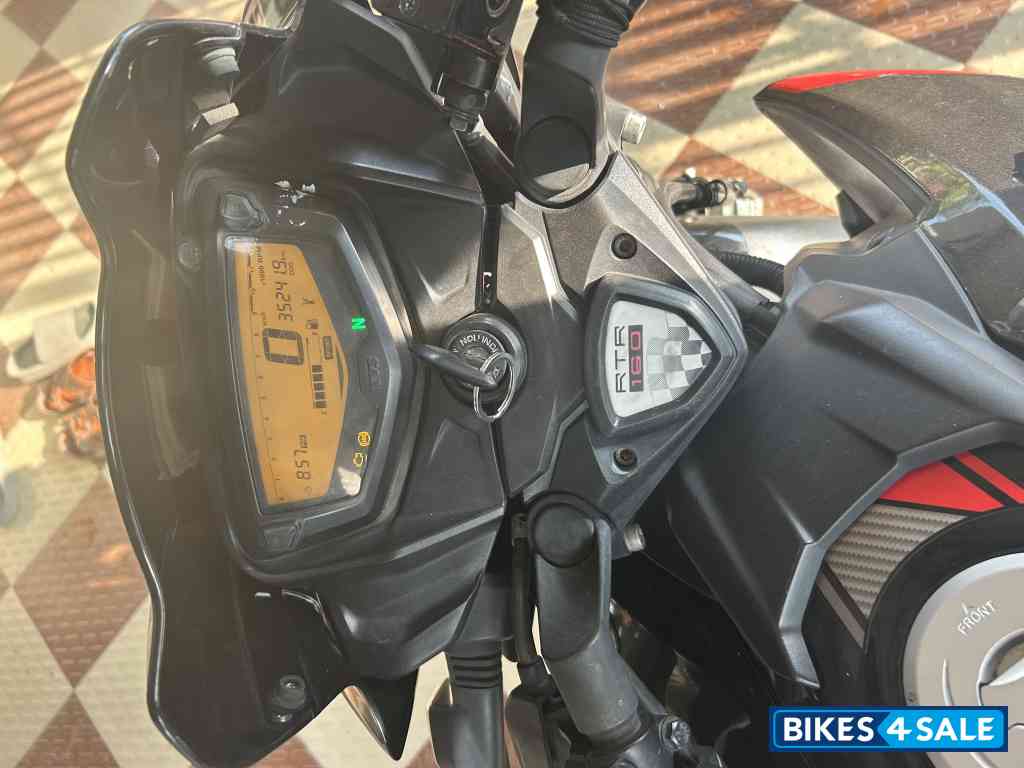 TVS Apache RTR 160 2V Racing Edition