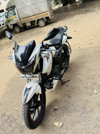 White TVS Apache RTR 160