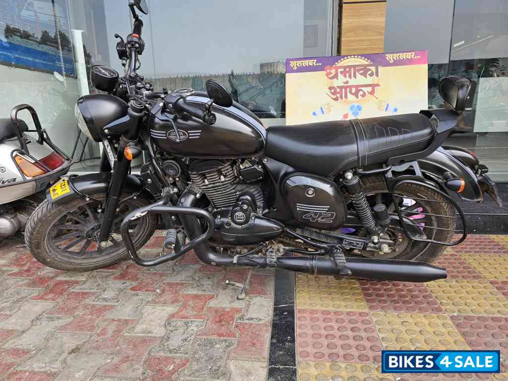 Jawa 42 Dual Channel ABS AllStar Black