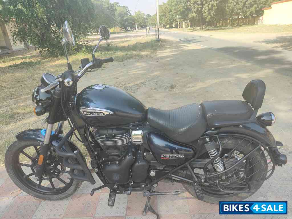 Stellar Blue Royal Enfield Meteor 350 Stellar