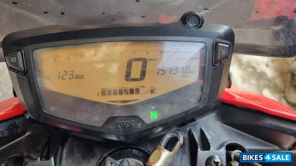 Red TVS Apache RTR 160 4V