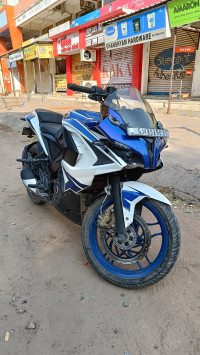 Bajaj Pulsar RS 200 ABS