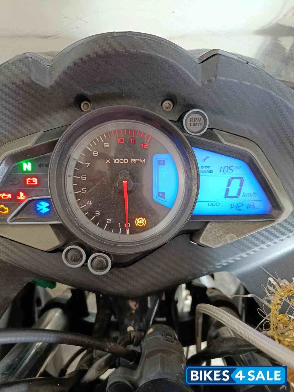 Bajaj Pulsar RS 200 ABS