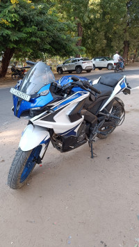 Bajaj Pulsar RS 200 ABS