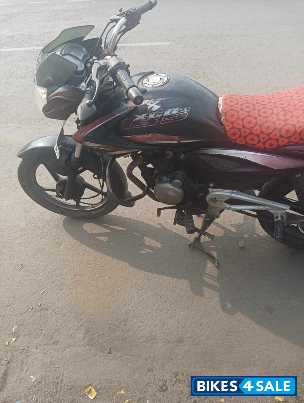 Black Bajaj XCD 135 DTS-Si Black Bajaj XCD 135 DTS-Si