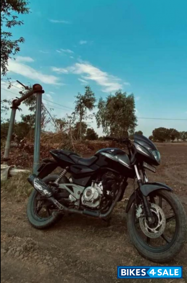 Black Bajaj Pulsar 180 DTSi