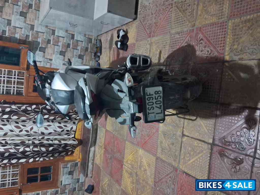 Mat Platina Silver Suzuki Gixxer SF 250