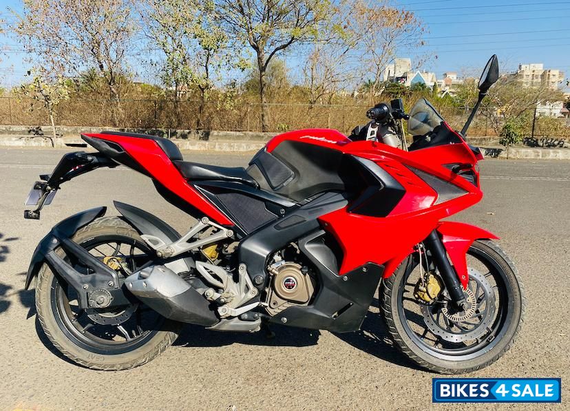 Bajaj Pulsar RS 200 ABS
