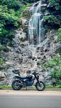 Rebel Black Royal Enfield Hunter 350 Metro