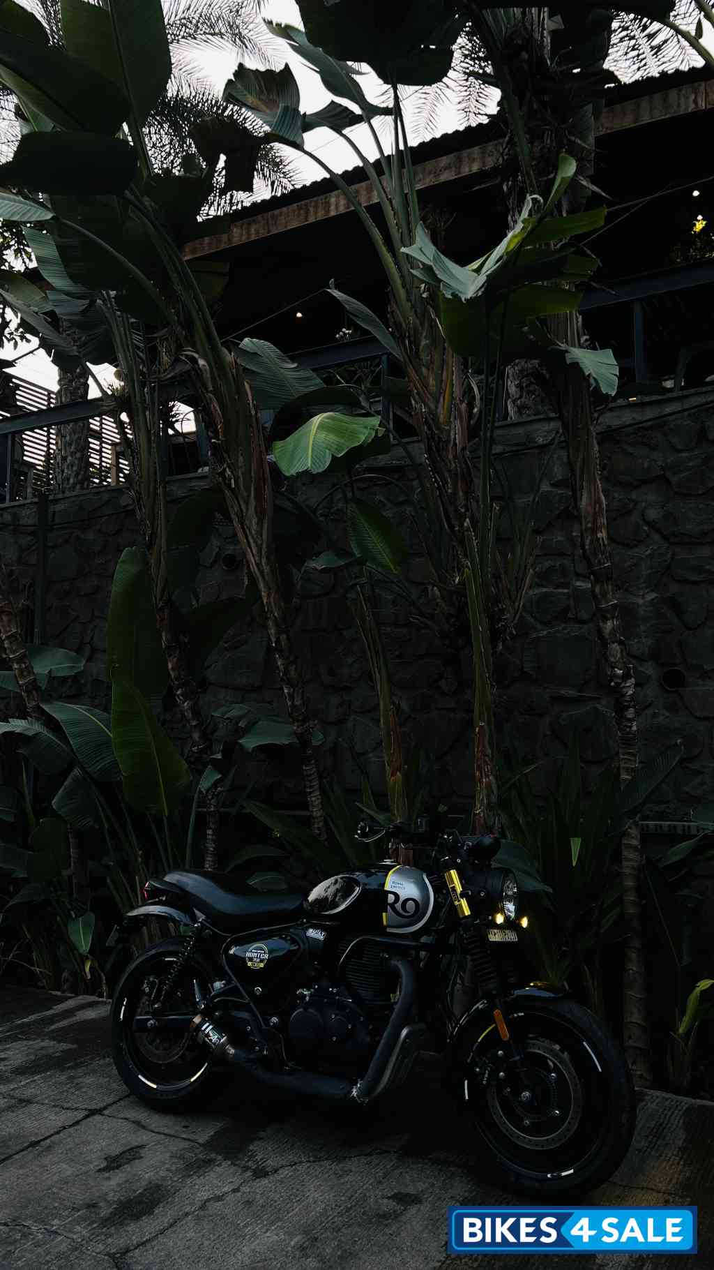 Rebel Black Royal Enfield Hunter 350 Metro Rebel Black Royal Enfield Hunter 350 Metro